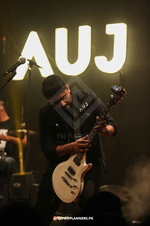 A guitarist mid solo